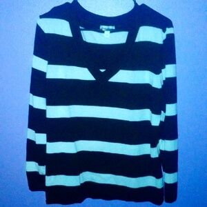 Chic Striped V-Neck Pullover
